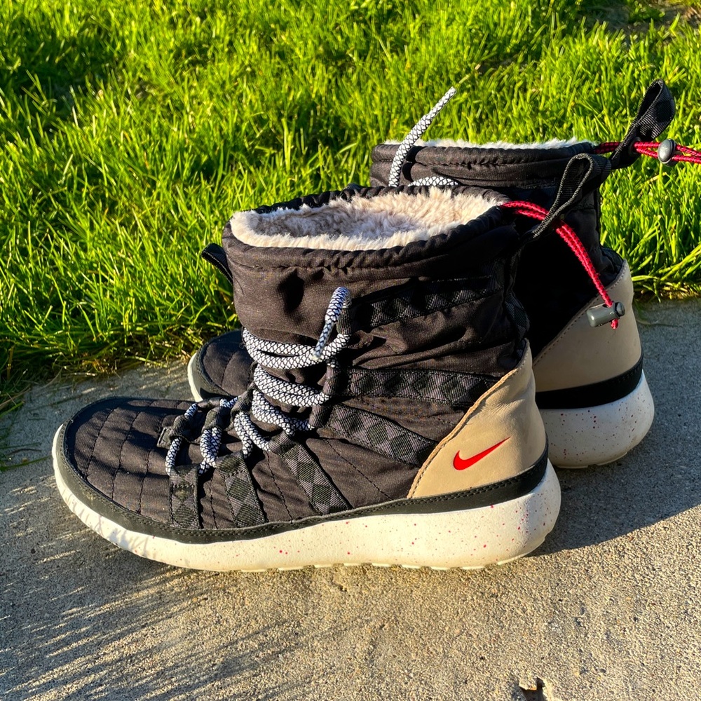 Nike Roshe Run High Sneaker Boot